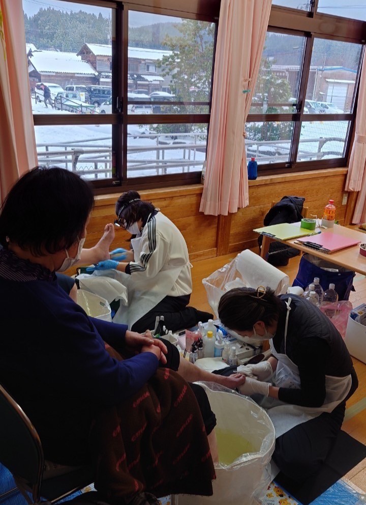 フットケア ボランティア の様子