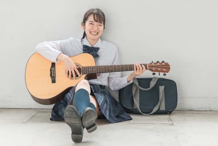 もはやギタリストにとっても常識！変わりつつあるギタリストのネイルケア