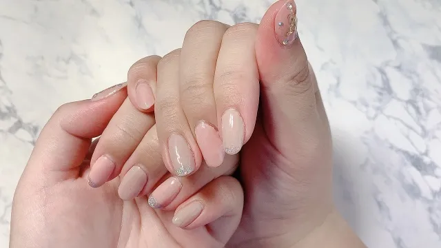 イエベ春に似合うネイルカラーは？指先がきれいに見える人気デザインを紹介